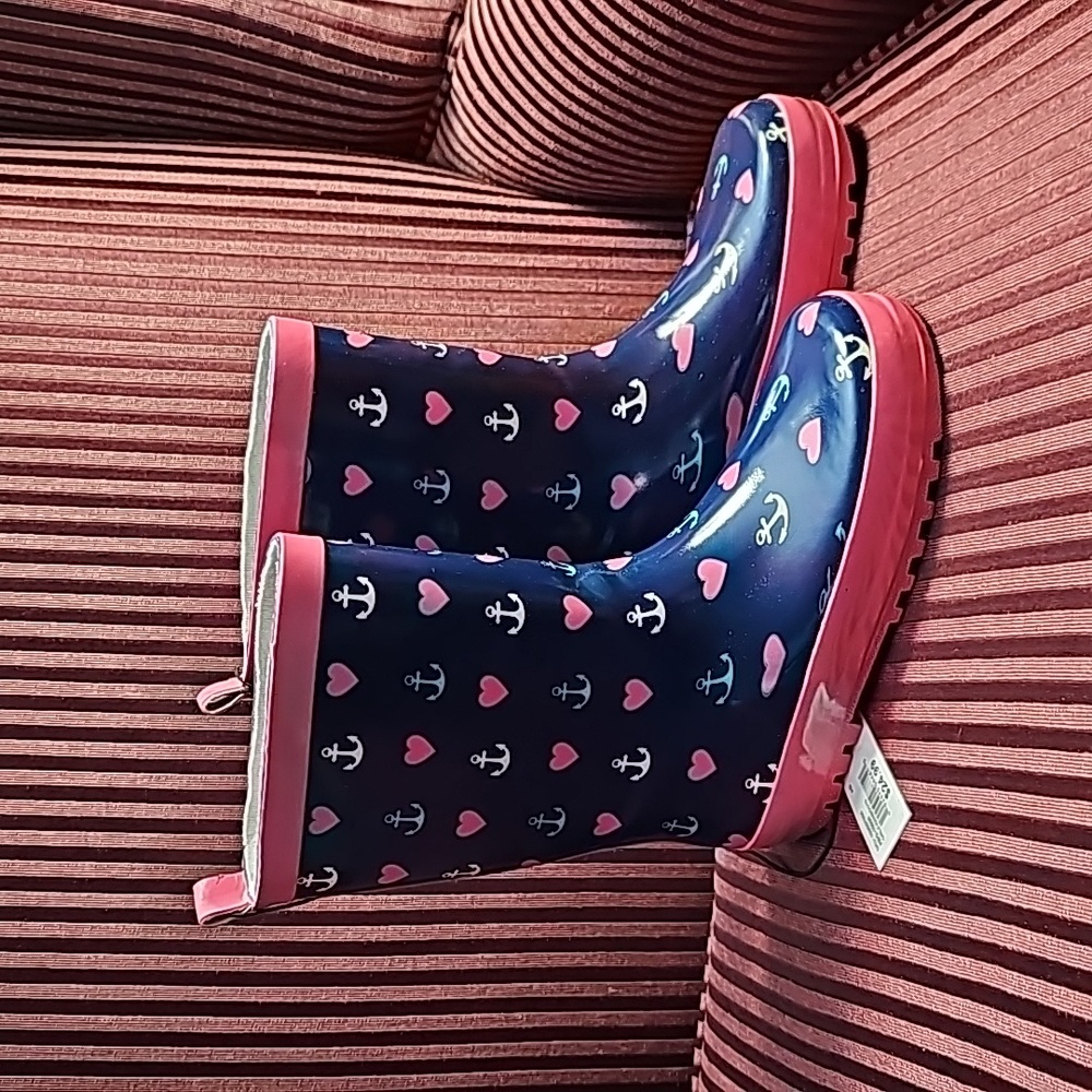 NWT: Super Cute Girls' Rainboots ⚓️🩷